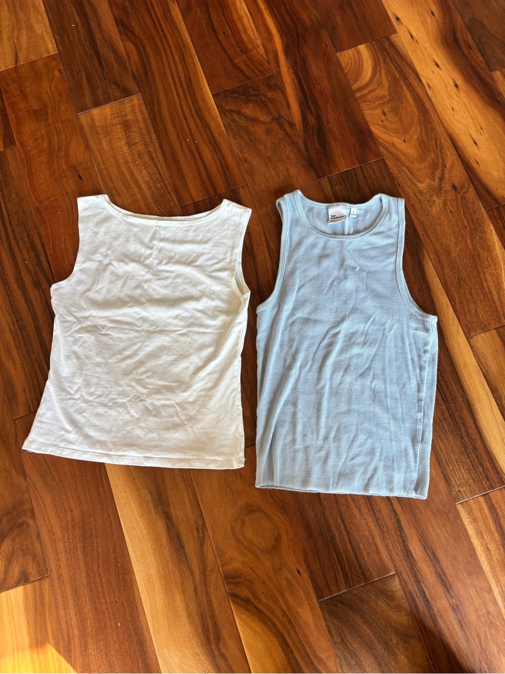 Bundle 2 Aritzia (TNA) and Brandy Melville Tanks